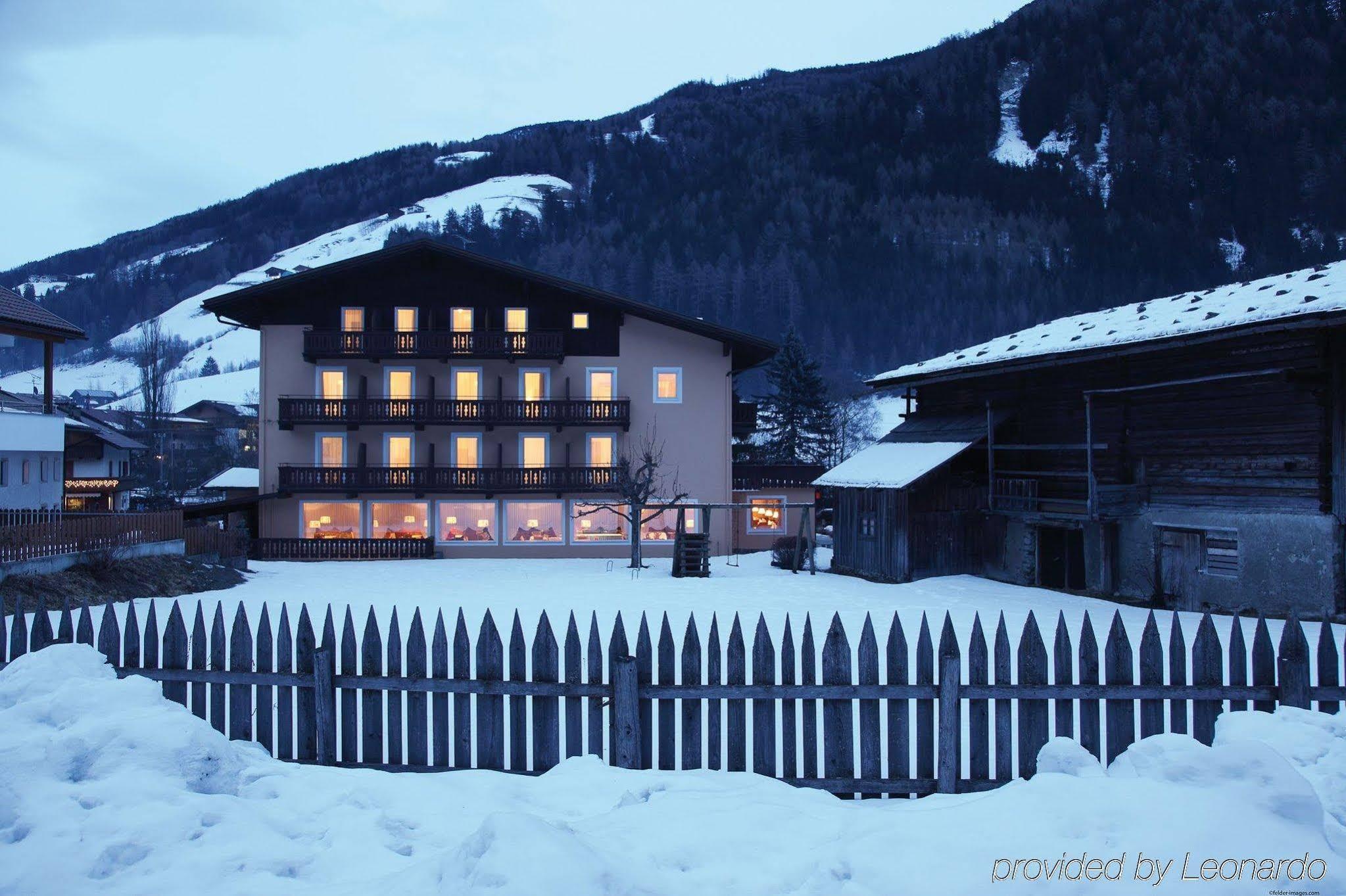 Posthotel Lutago Exteriér fotografie